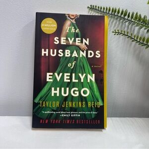 The Seven Husbands of Evelyn Hugo Taylor Jenkins Reid Fiction Paperback EUC